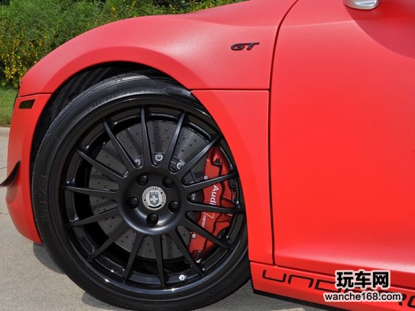 Underground Racing的双涡轮奥迪R8 GT4 玩车网
