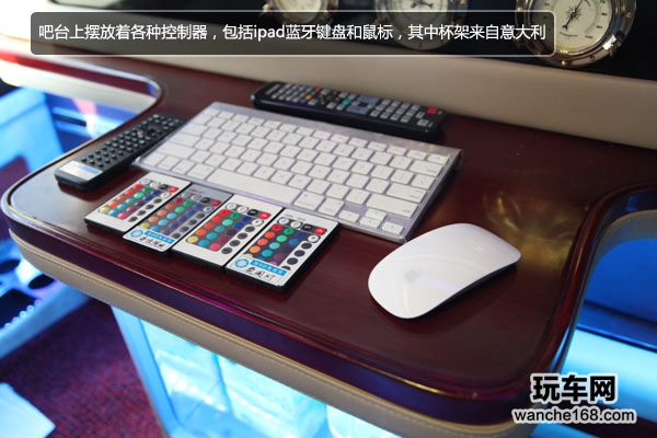 移动会所 傲奔打造福特E350奢华内饰 