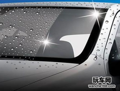 三款雨敌同台大比拼 实测防水效果