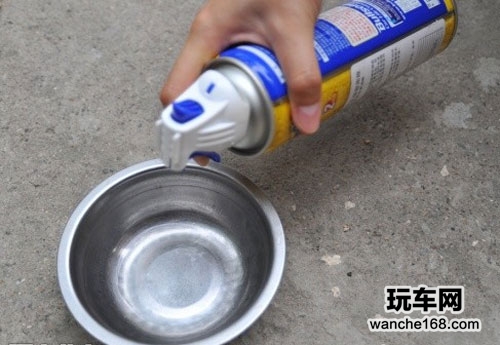 三款雨敌同台大比拼 实测防水效果