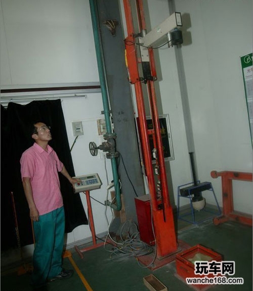 史上最凶狠的汽车防爆膜测试 