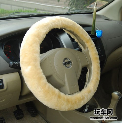 冬季汽车方向盘套选购技巧