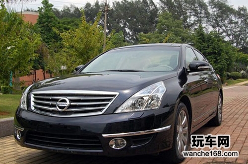 2013新天籁搭配雷朋汽车膜就是高端