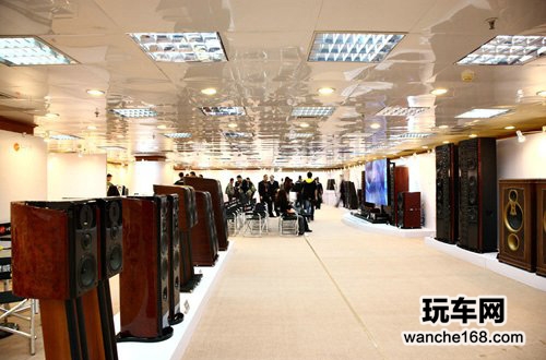惠威10款新品亮相2012广州高级音响展