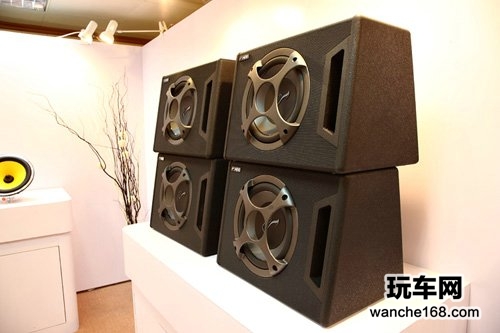惠威10款新品亮相2012广州高级音响展