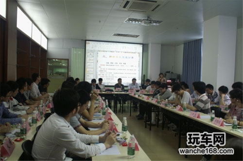 飞歌举办2013年应届实习生座谈会