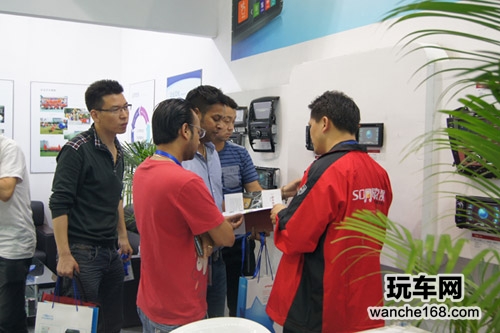 索雳携北斗星航高调亮相深圳智能交通展