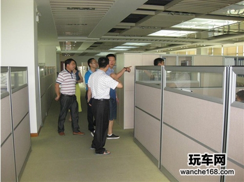 武汉悦莱汽车4S集团领导考察天缘电子