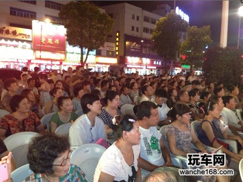 雷朋之夜激情上演 传递文化正能量