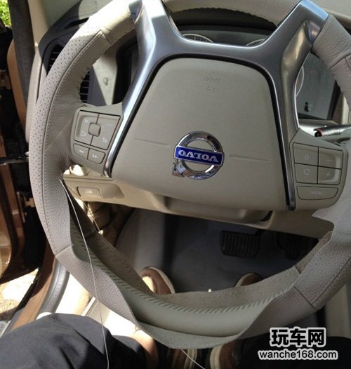 为沃尔沃XC60精心缝制方向盘套