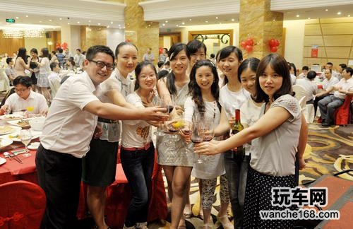 深圳恒晨电器喜迎十四周年华诞