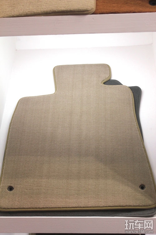 记2013广州点金品牌展之汽车隔热膜