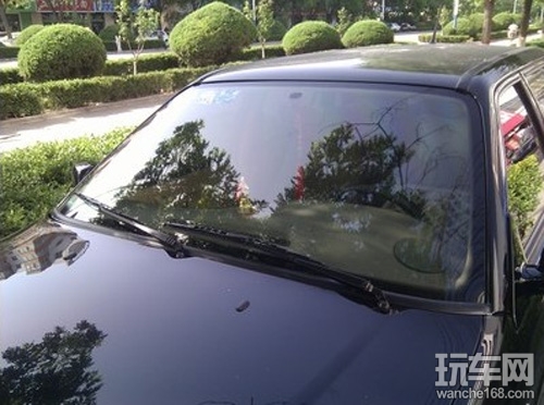 提高驾驶安全 雷朋汽车隔热膜贴膜体验