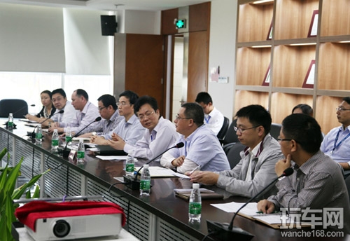 武汉大学教授团莅临华阳集团考察交流