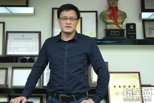 点金玩车网向深圳超美化工拜年