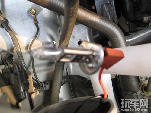 海马王子改装氙气灯 使夜间行驶更安全