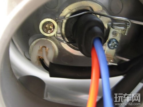 海马王子改装氙气灯 使夜间行驶更安全