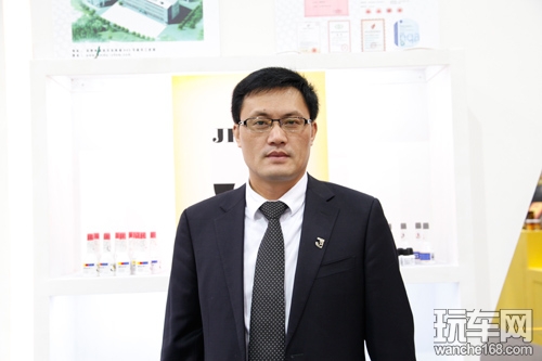 超美化工品类细分 渠道多样化