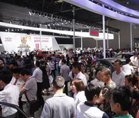 卡位西南市场 自主、合资品牌对垒2015重庆车展